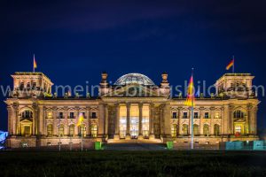Reichstag Berlin bei Nacht