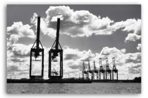 Hamburg Foto Hafenkran schwarzweiß